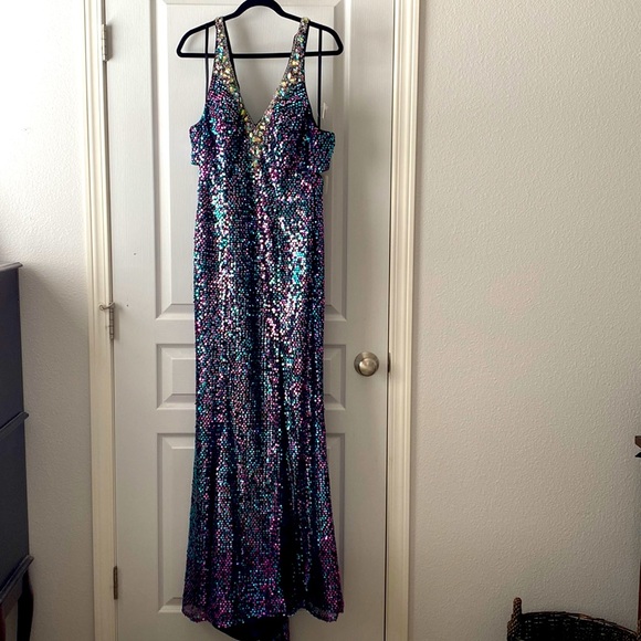 MeProm beaded, & sequined fabulous dress- new w/ tags - Picture 2 of 16